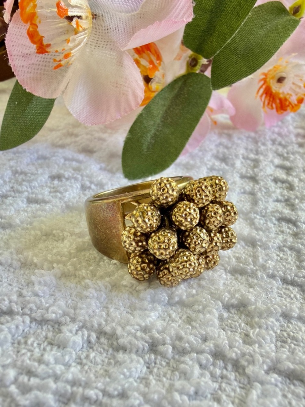 🐼 Lia Sophia Kiam Family Gold Cluster Statement Ring